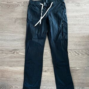 Vuori Gray Cargo Pants Joggers with Elastic Waistband